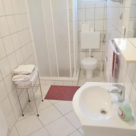 Nada Appartamento Starigrad Paklenica