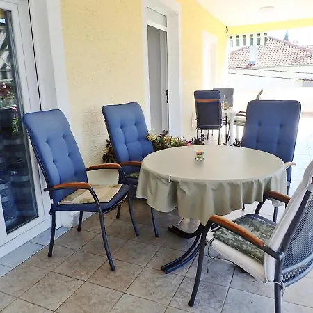 Apartament Nada *
