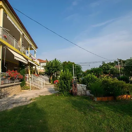 Apartament Nada *